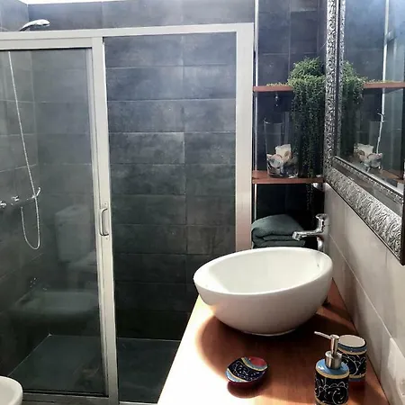 Apartment Close To Everything | A/c+ Wifi | 1min | *